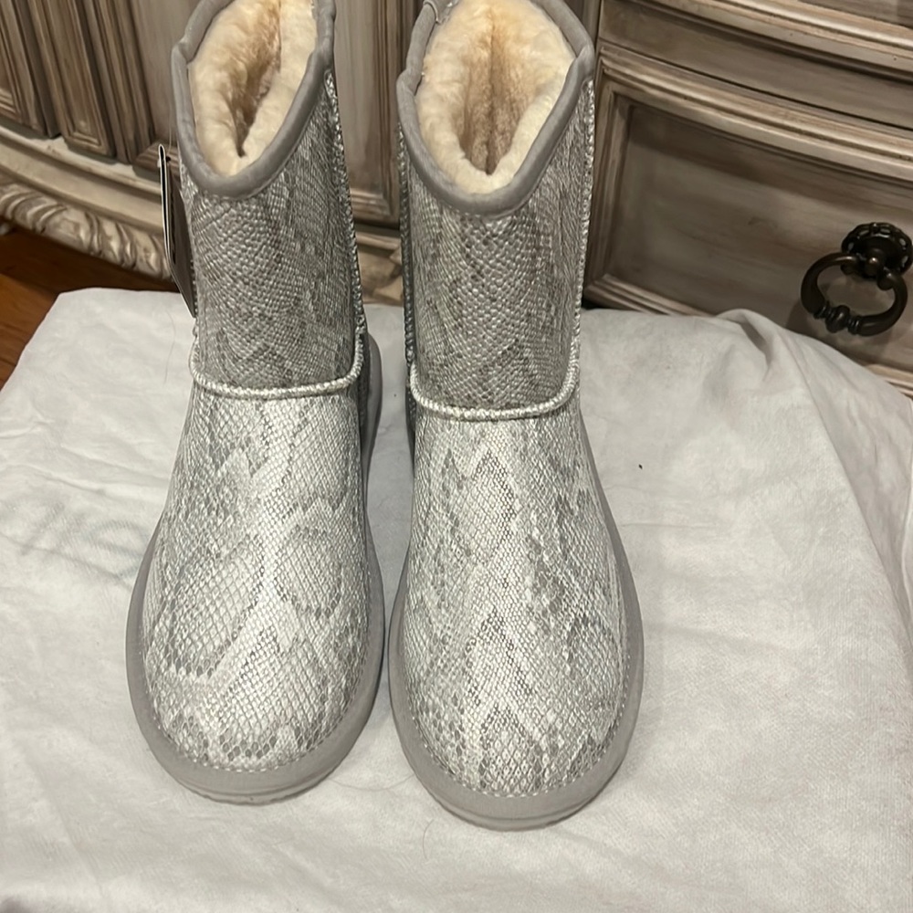 Brand new LAMO boots
